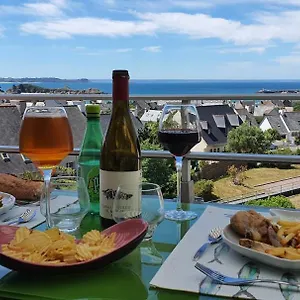 Apartment Appartement Erquy Bretagne Vue Mer Exceptionnelle Sur Les Hauts D'Erquy Au Calme ! 900 M Du Centre Ville Et Au Pied Du Gr34, Erquy